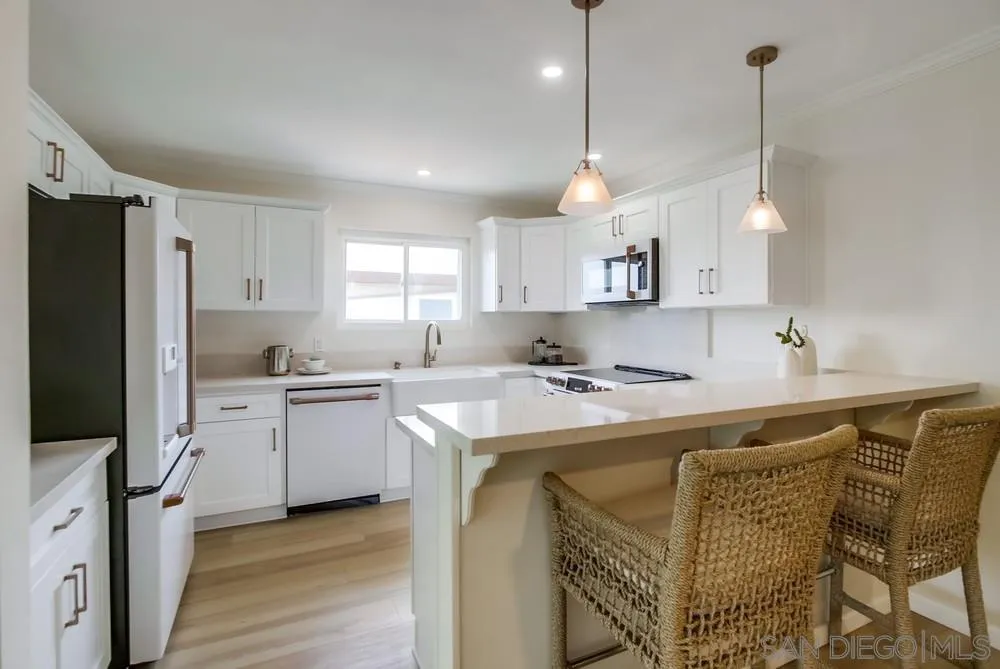 5370 La Jolla Blvd. Unit: 305B