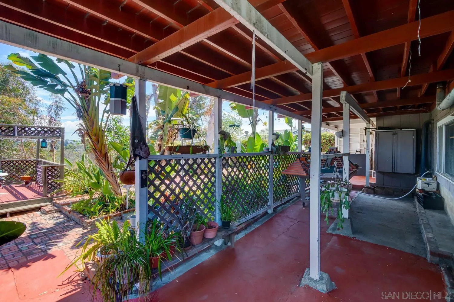 2661 Montclair St