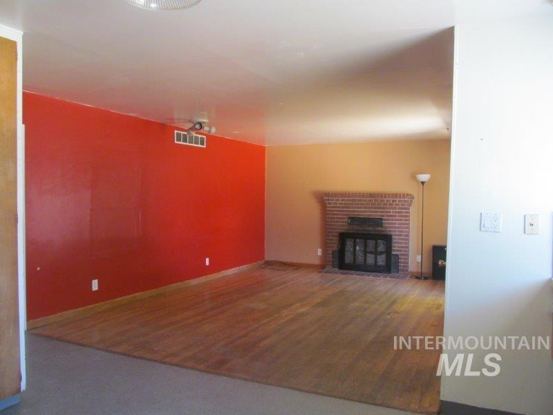 1807 Potter Drive