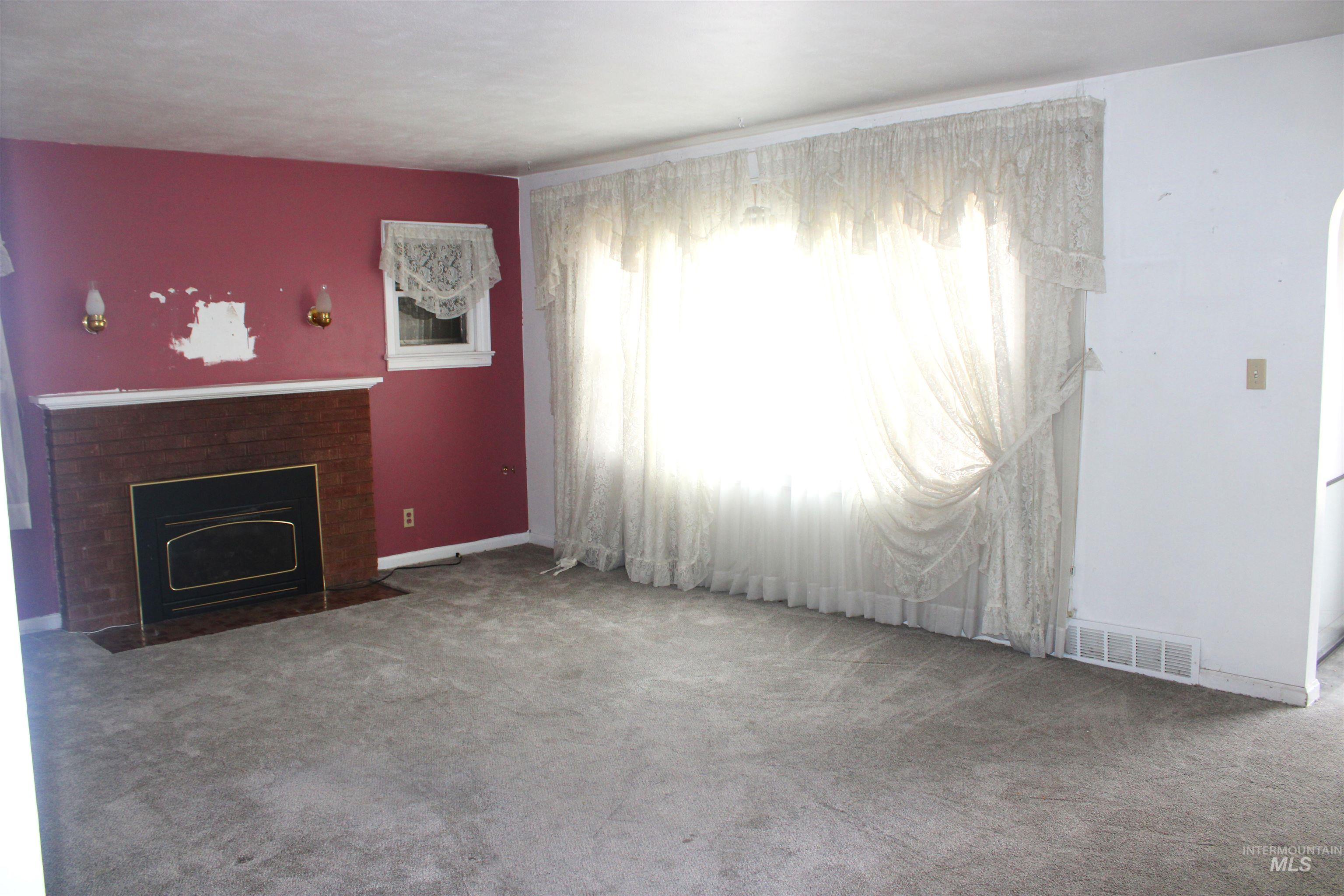 5309 W Denton