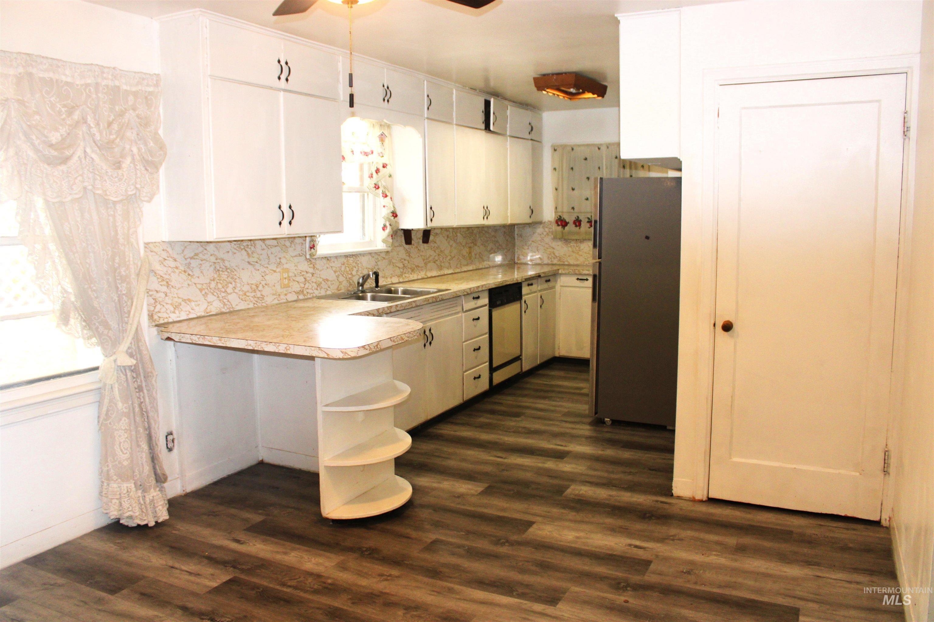 5309 W Denton