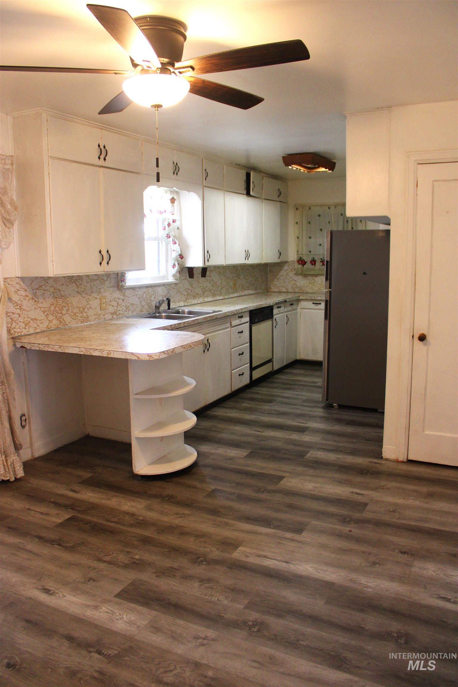 5309 W Denton