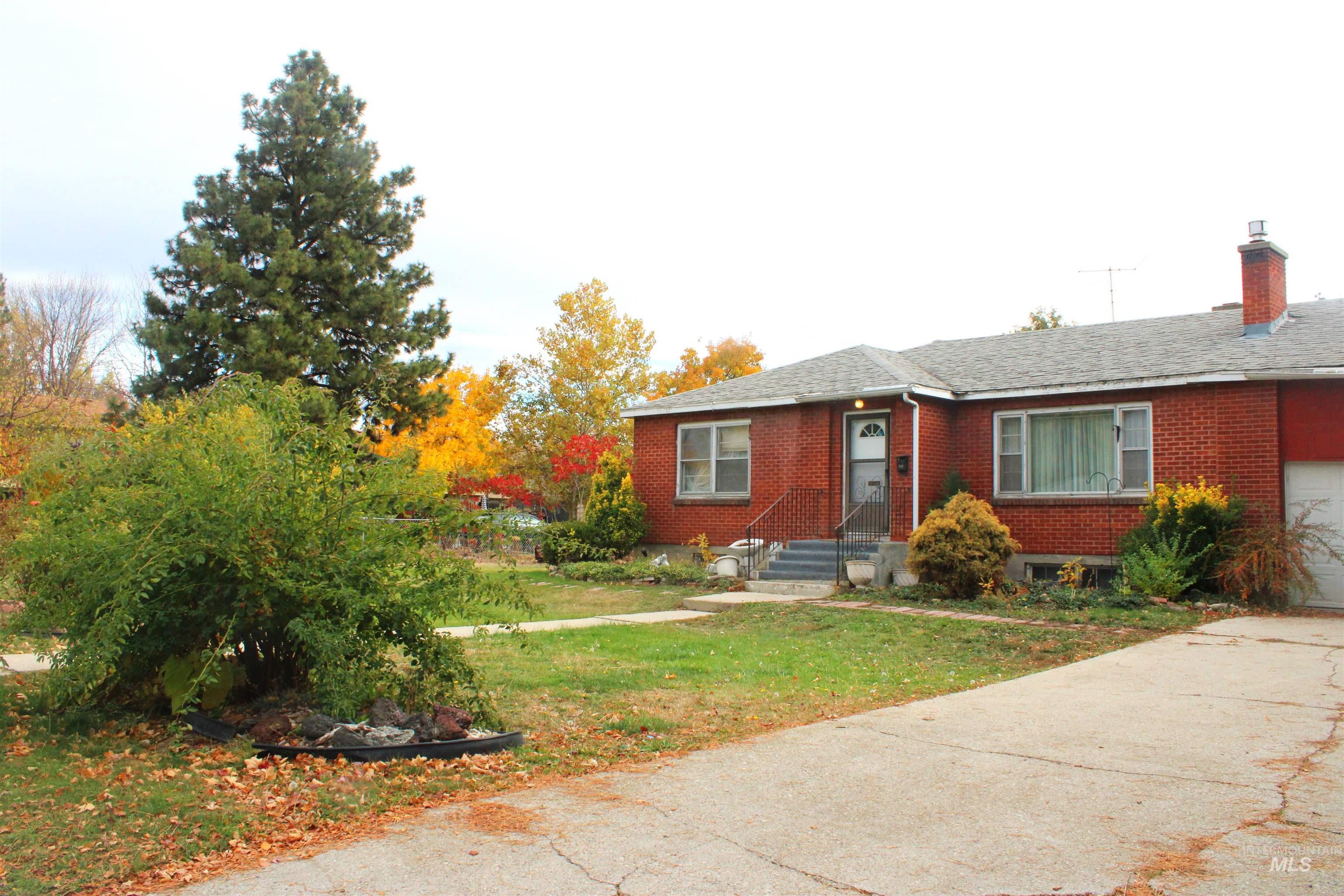 5309 W Denton