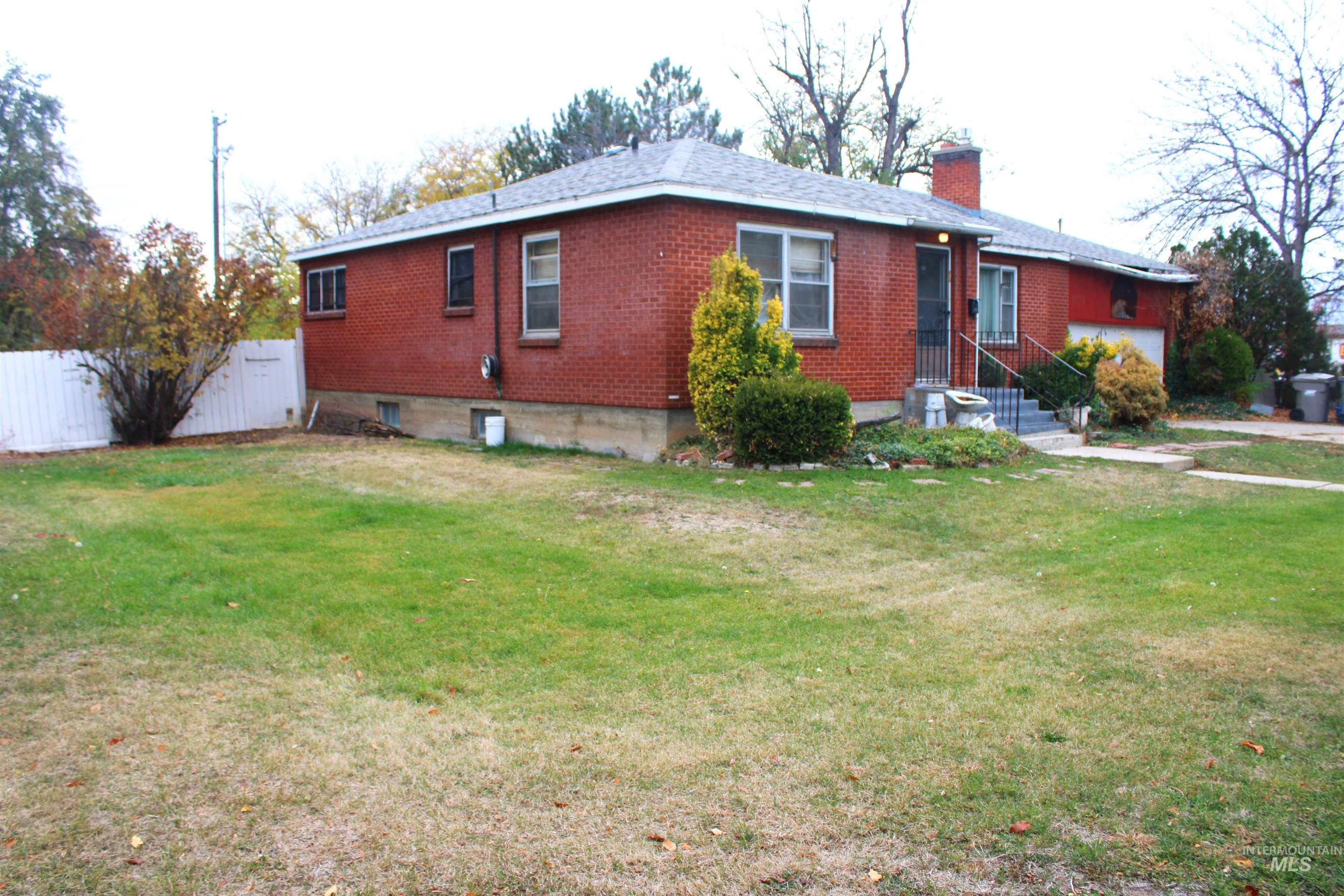 5309 W Denton