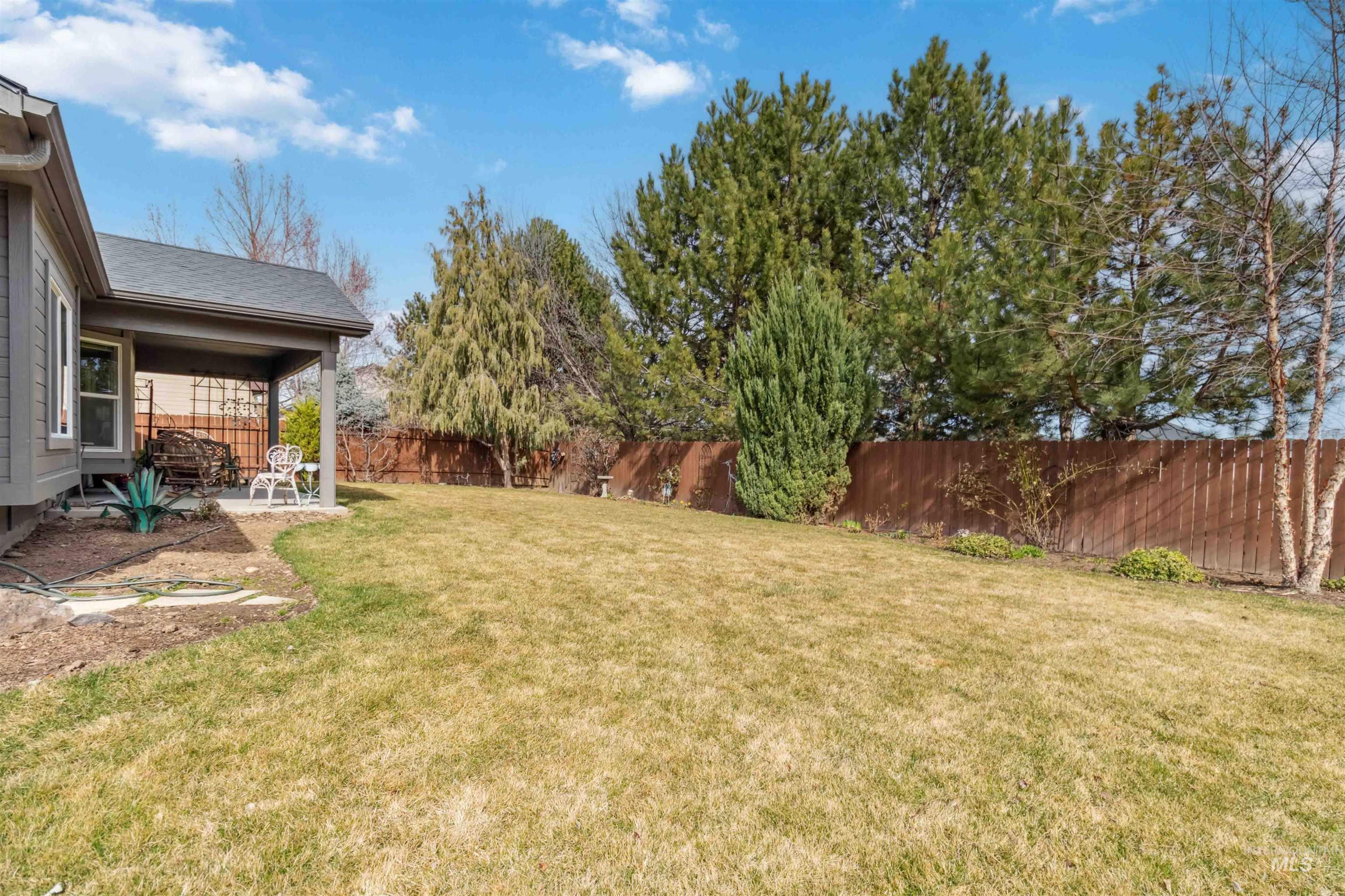 496 N Carswell Way