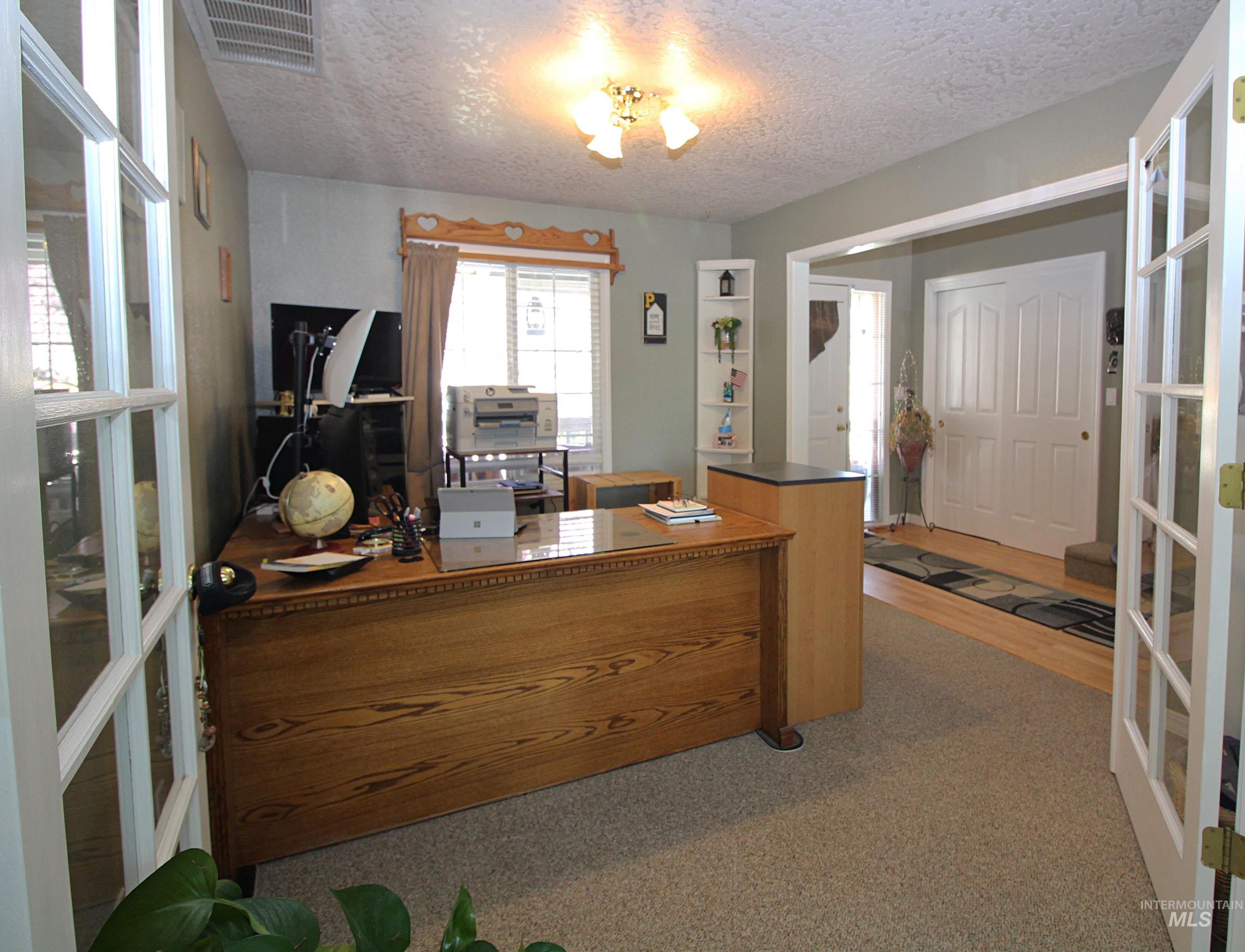 1392 N Santa Rosa