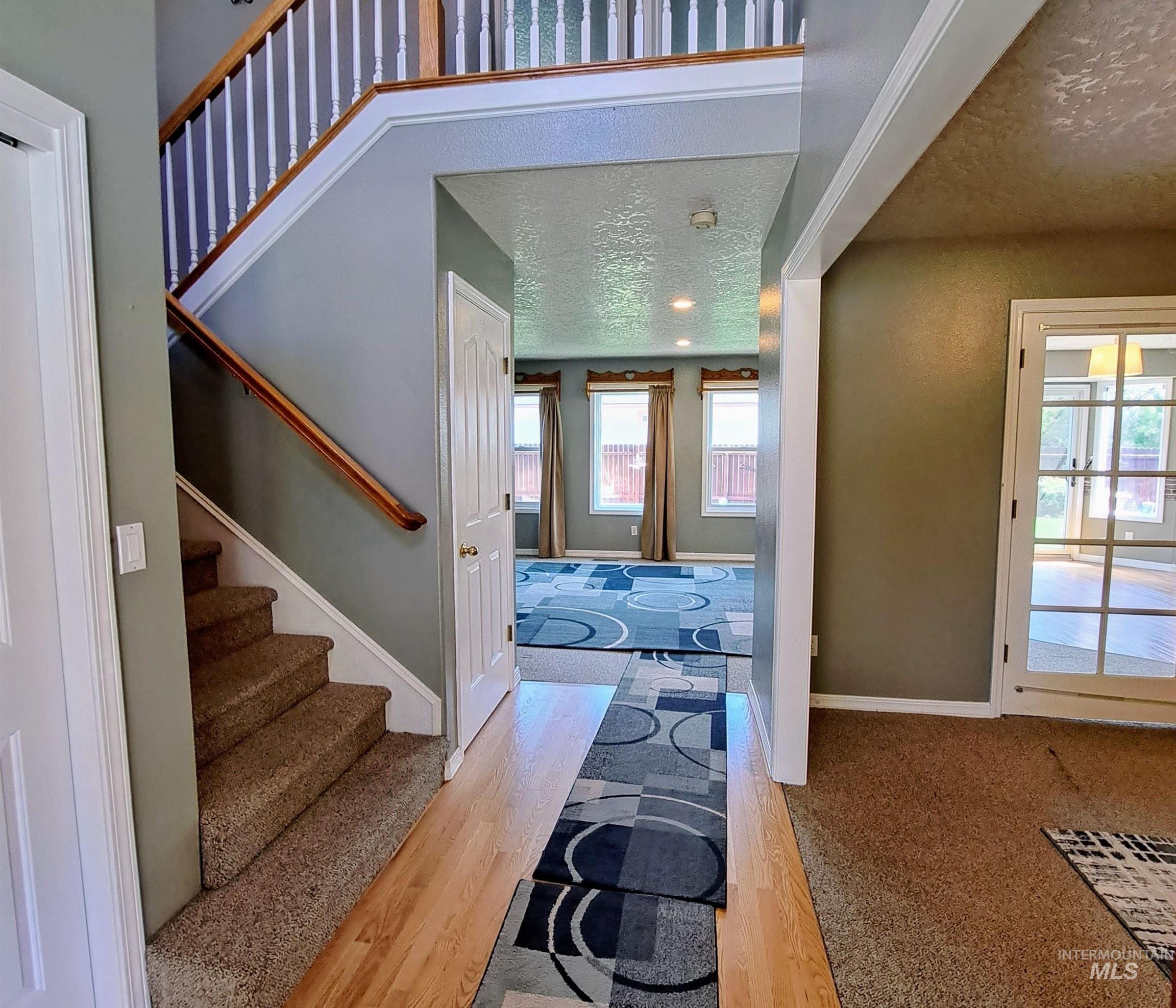 1392 N Santa Rosa