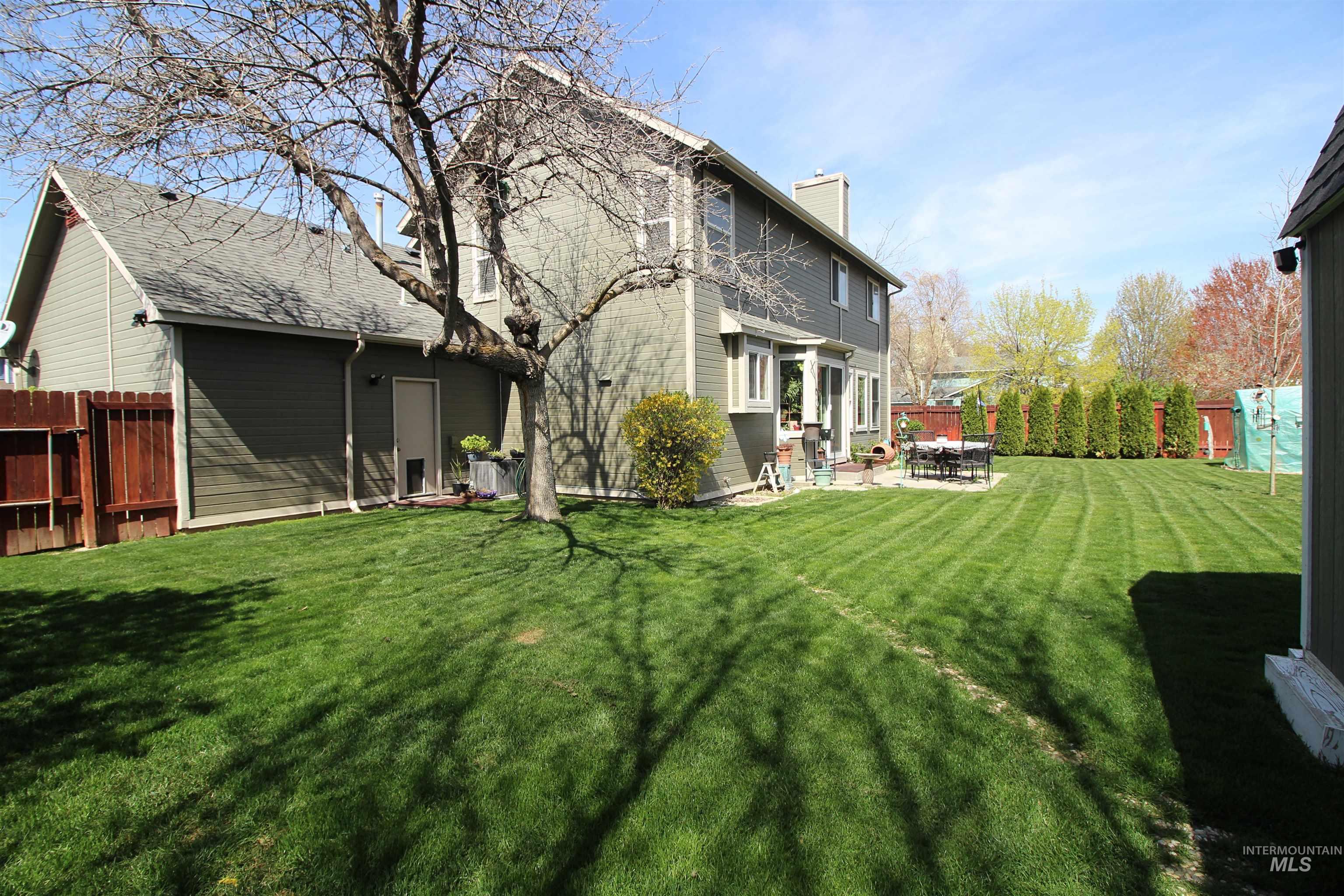 1392 N Santa Rosa
