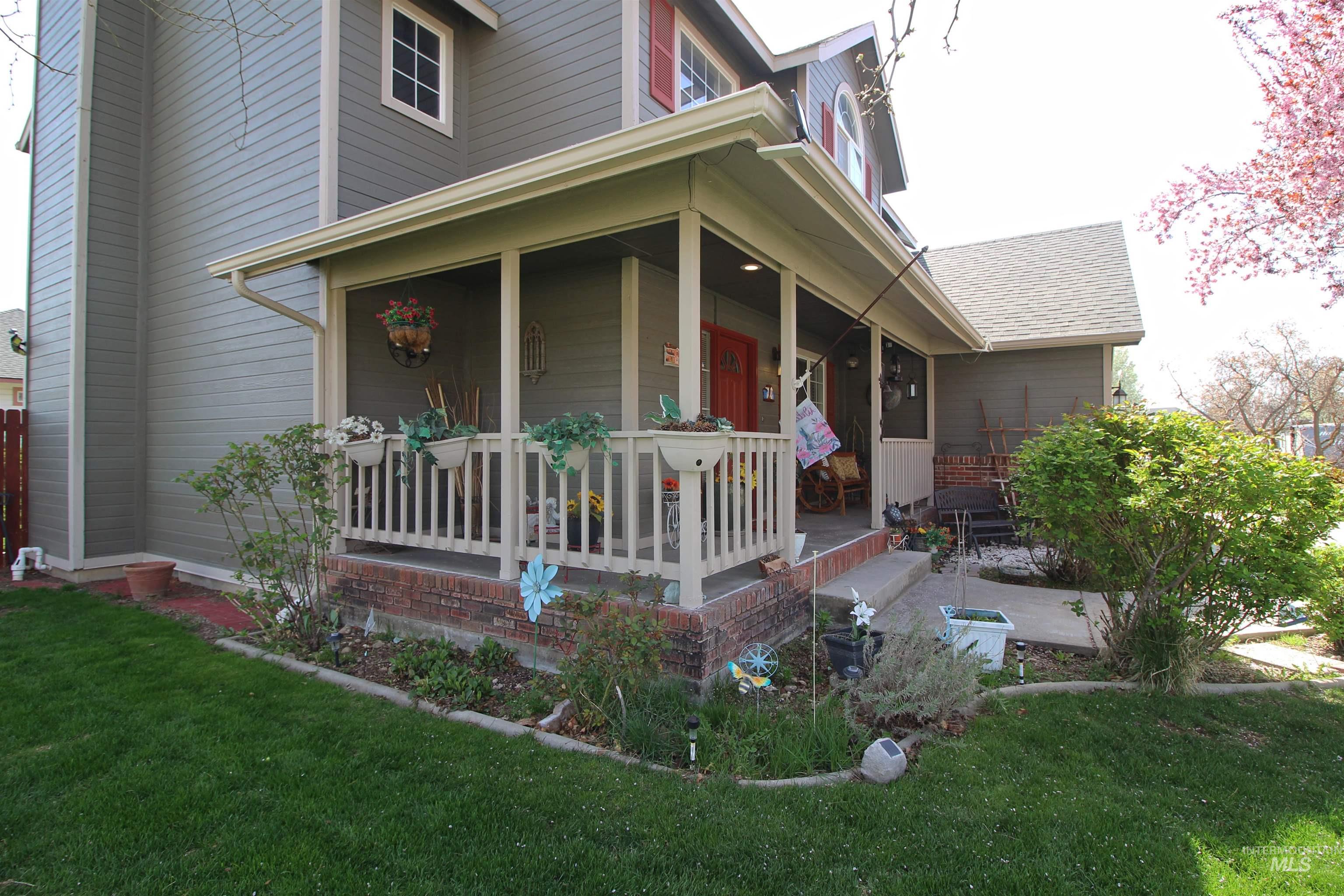 1392 N Santa Rosa