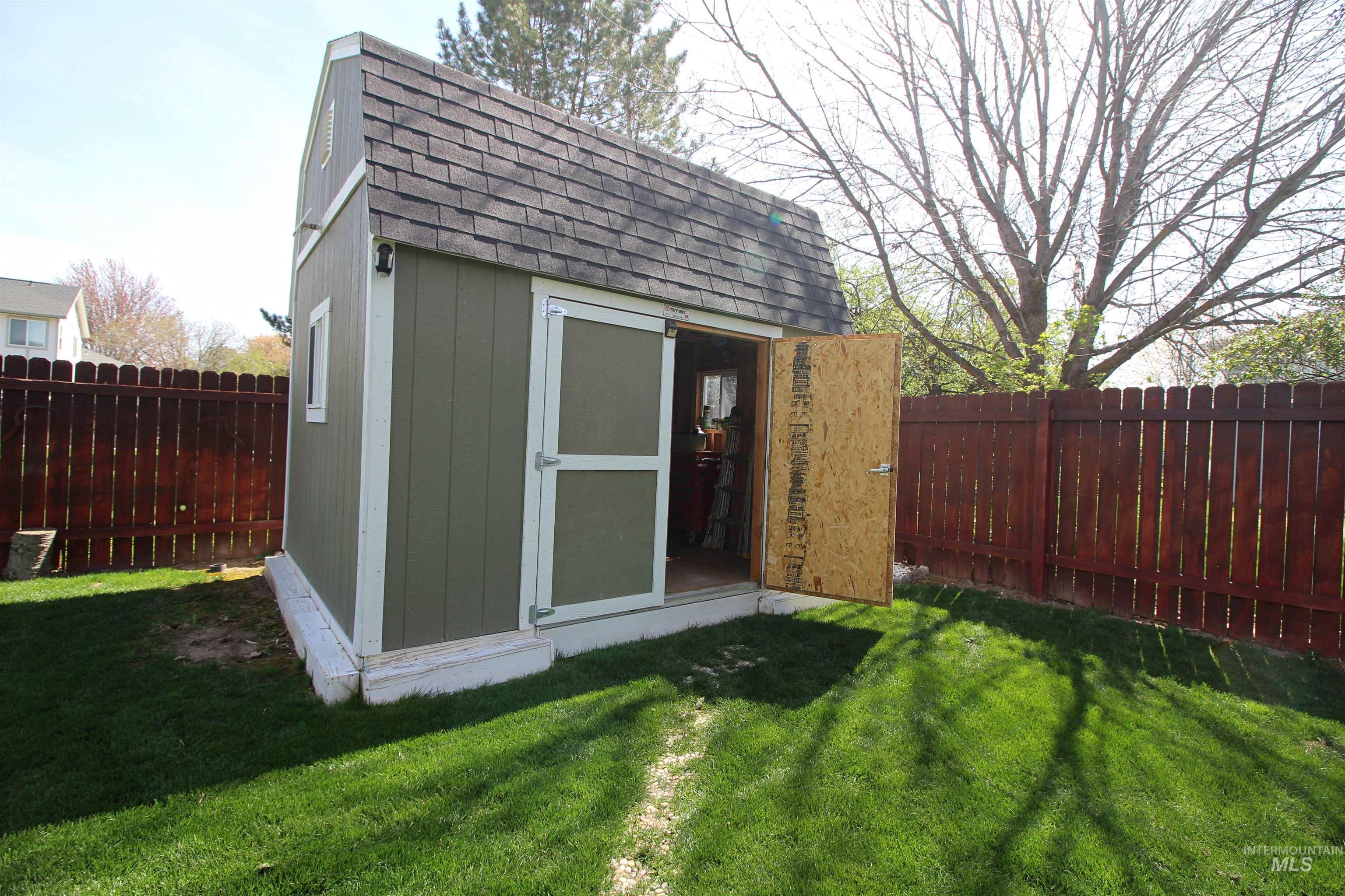 1392 N Santa Rosa