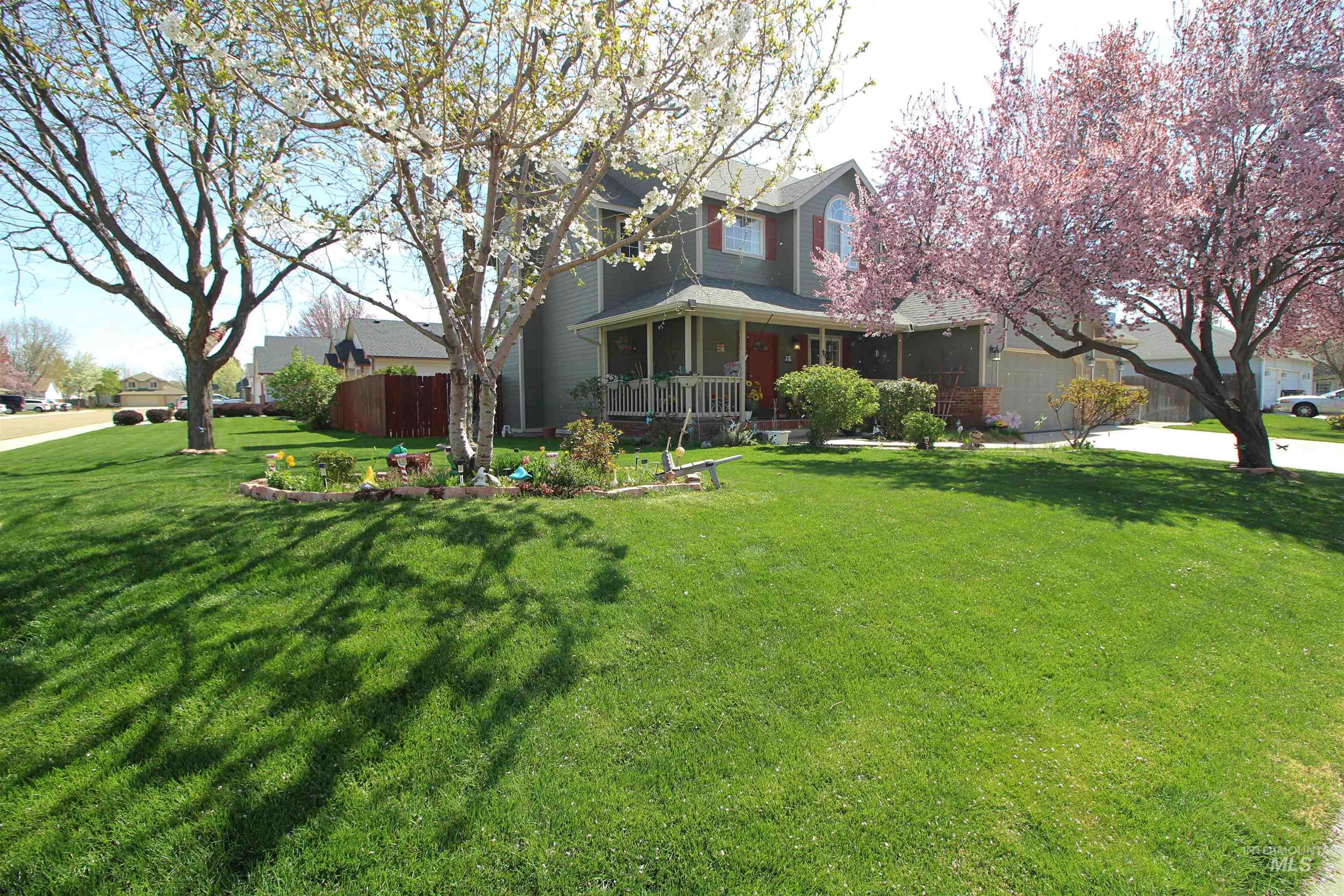 1392 N Santa Rosa