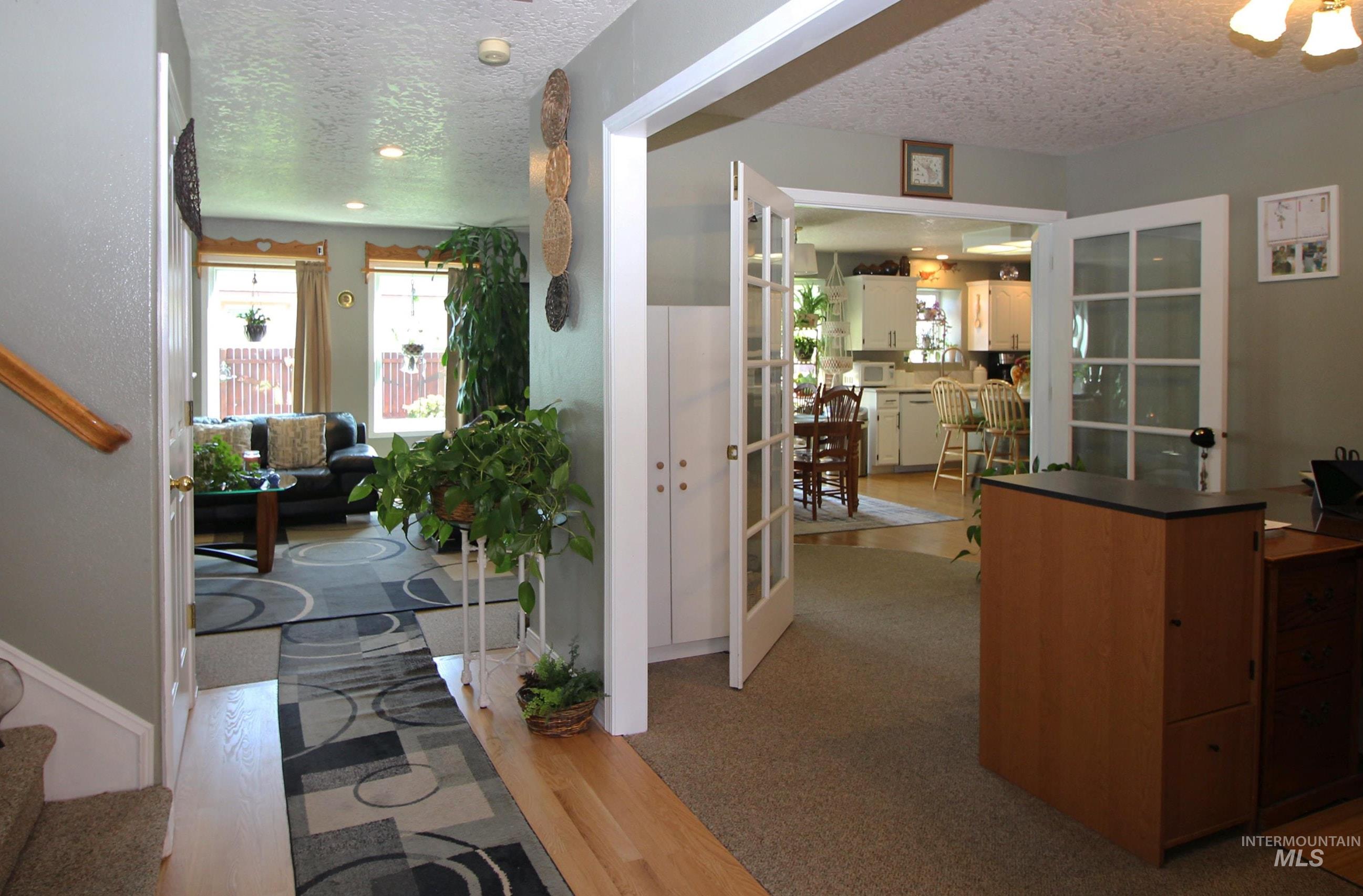 1392 N Santa Rosa