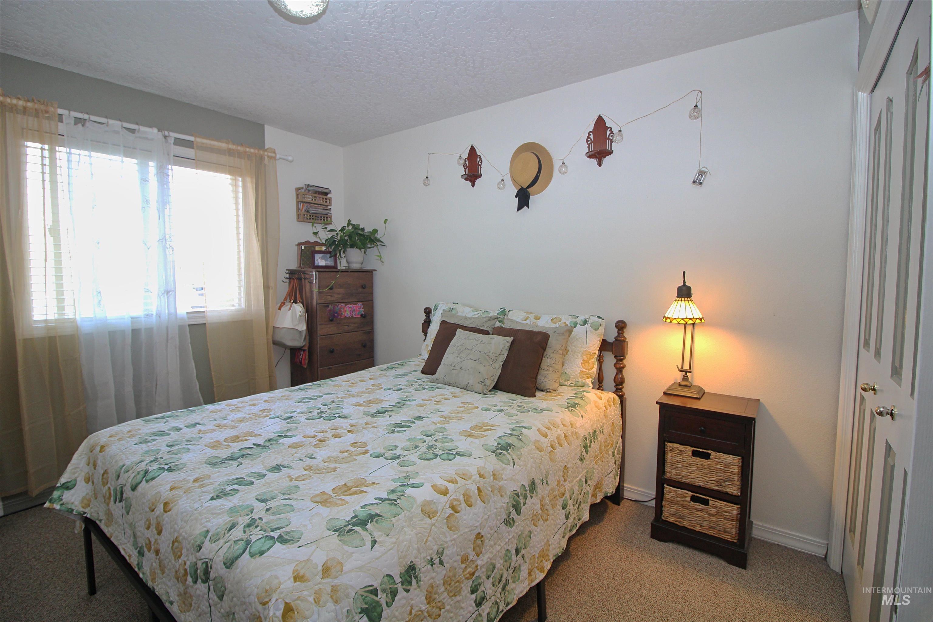 1392 N Santa Rosa