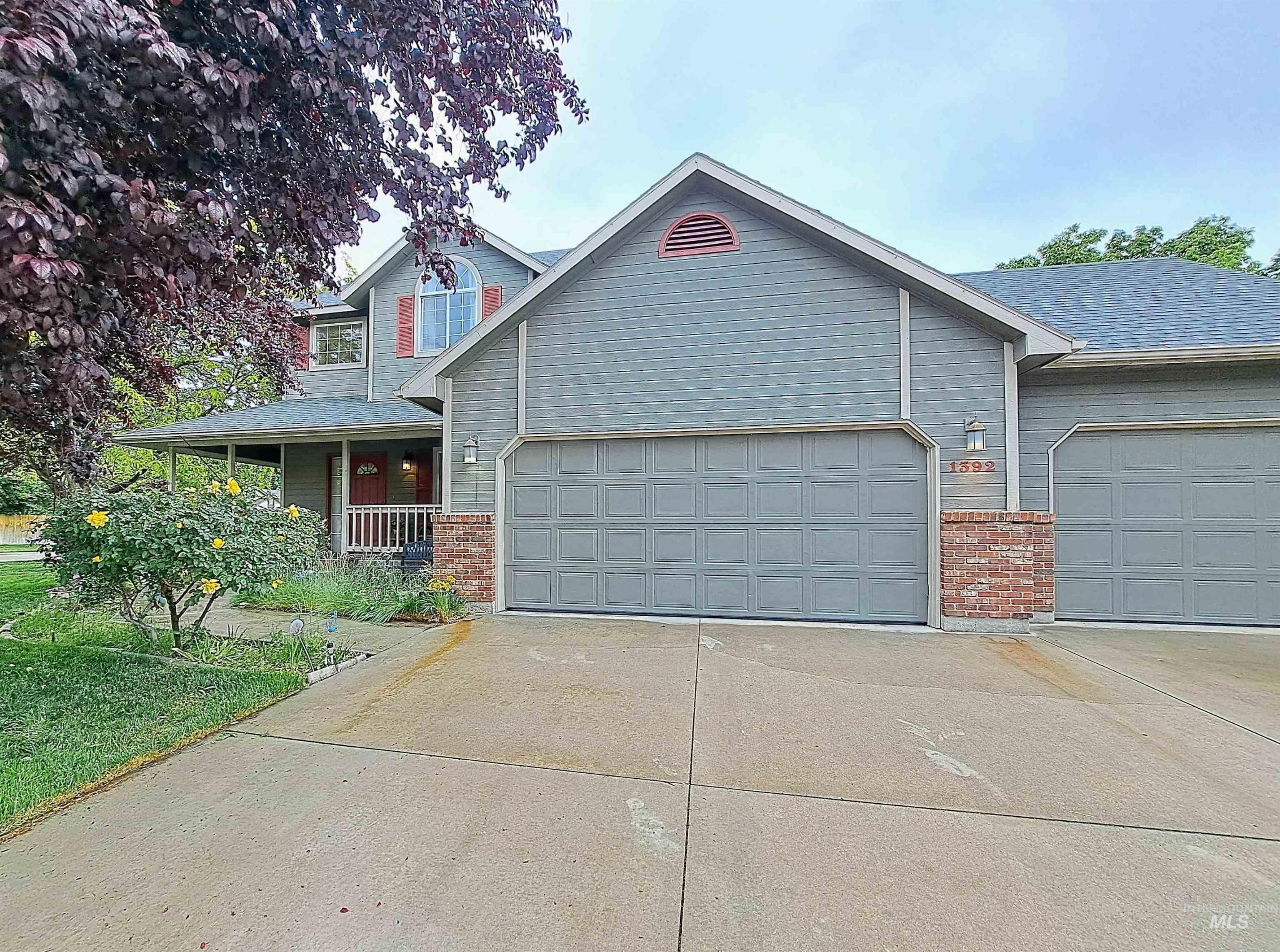 1392 N Santa Rosa