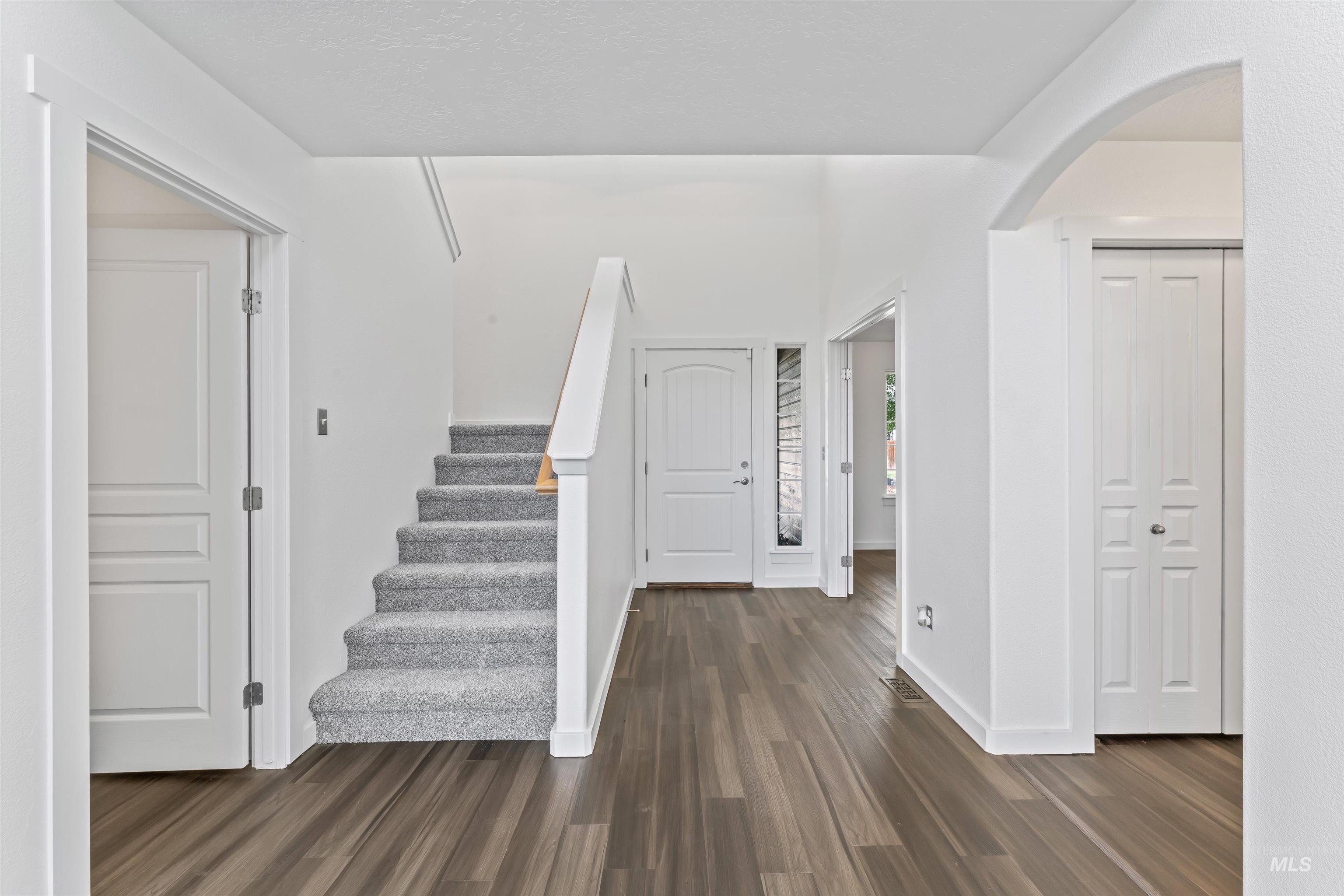 4089 W Dover Dr