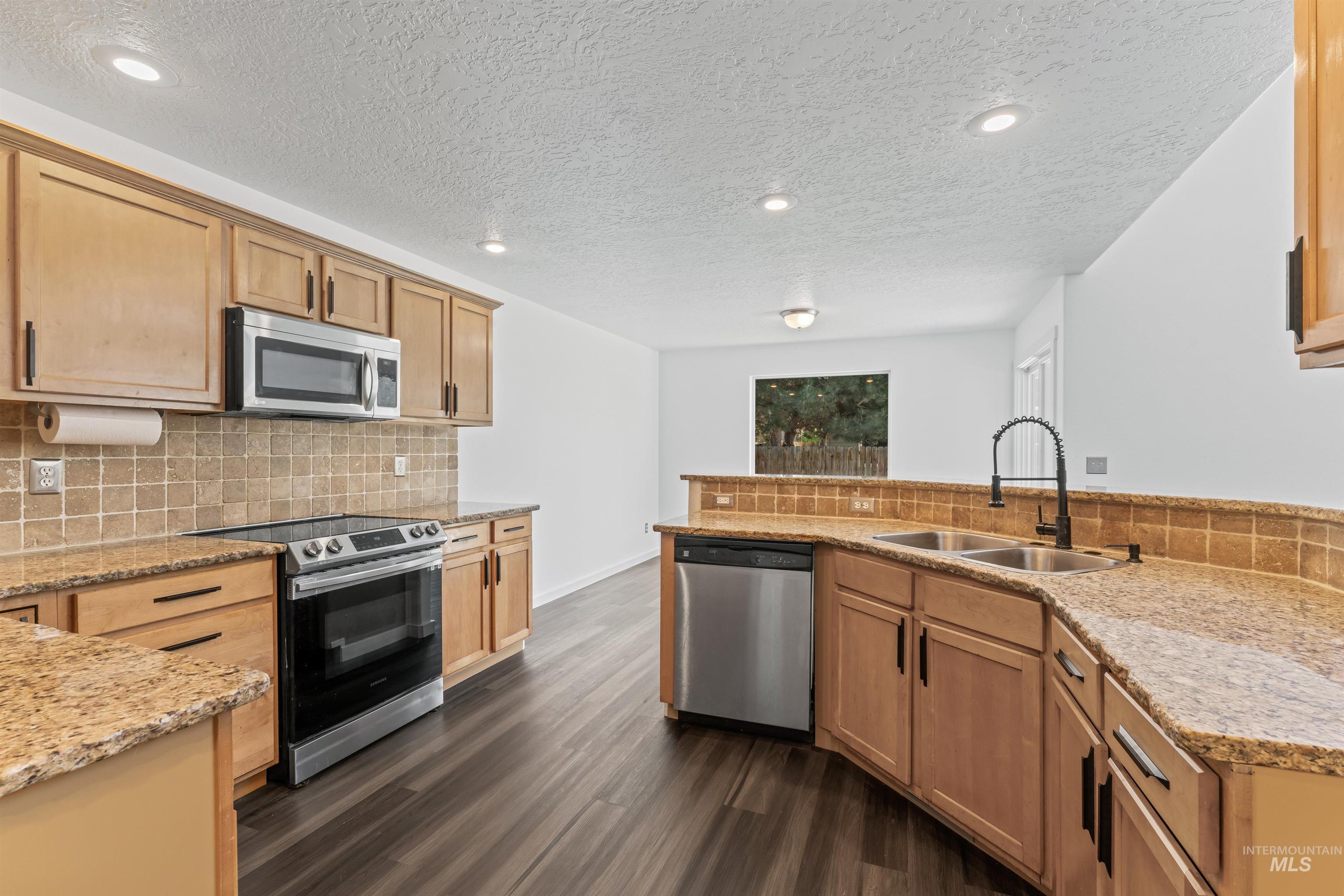 4089 W Dover Dr