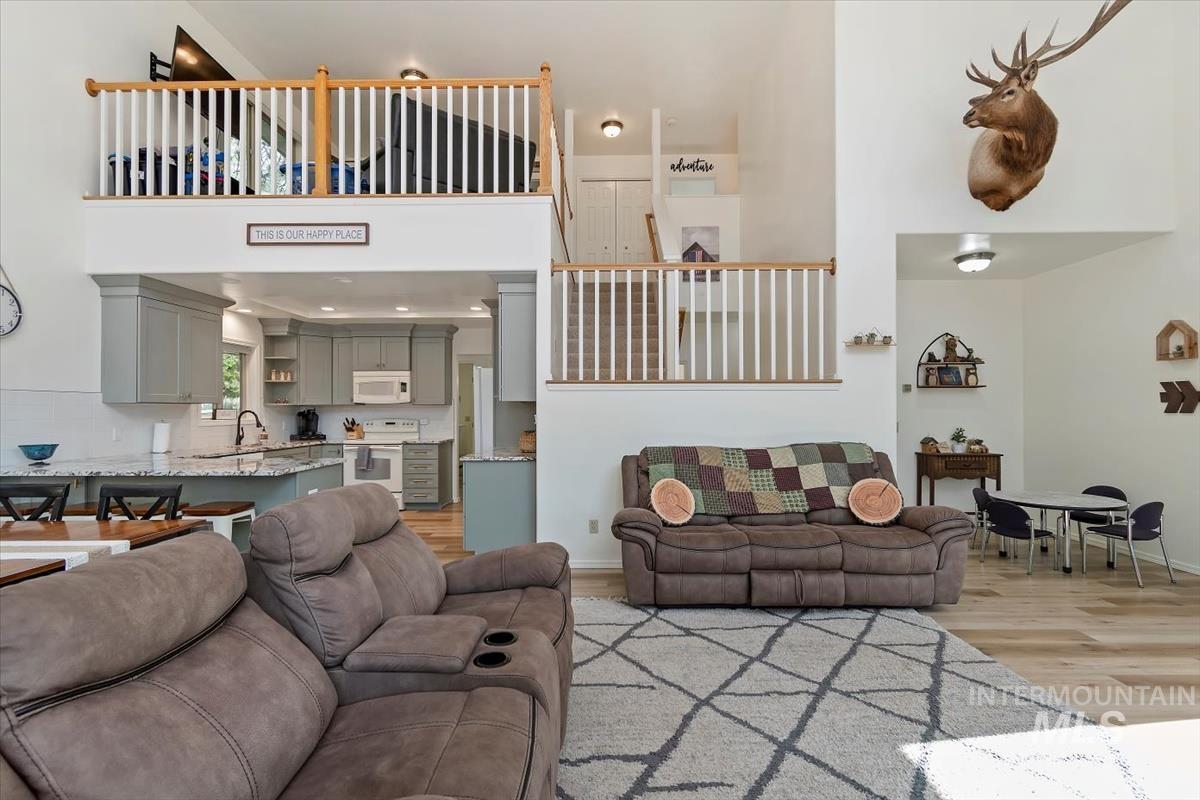 1496 Pine Ridge Dr