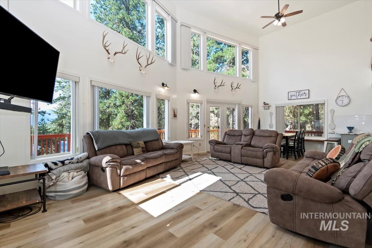1496 Pine Ridge Dr