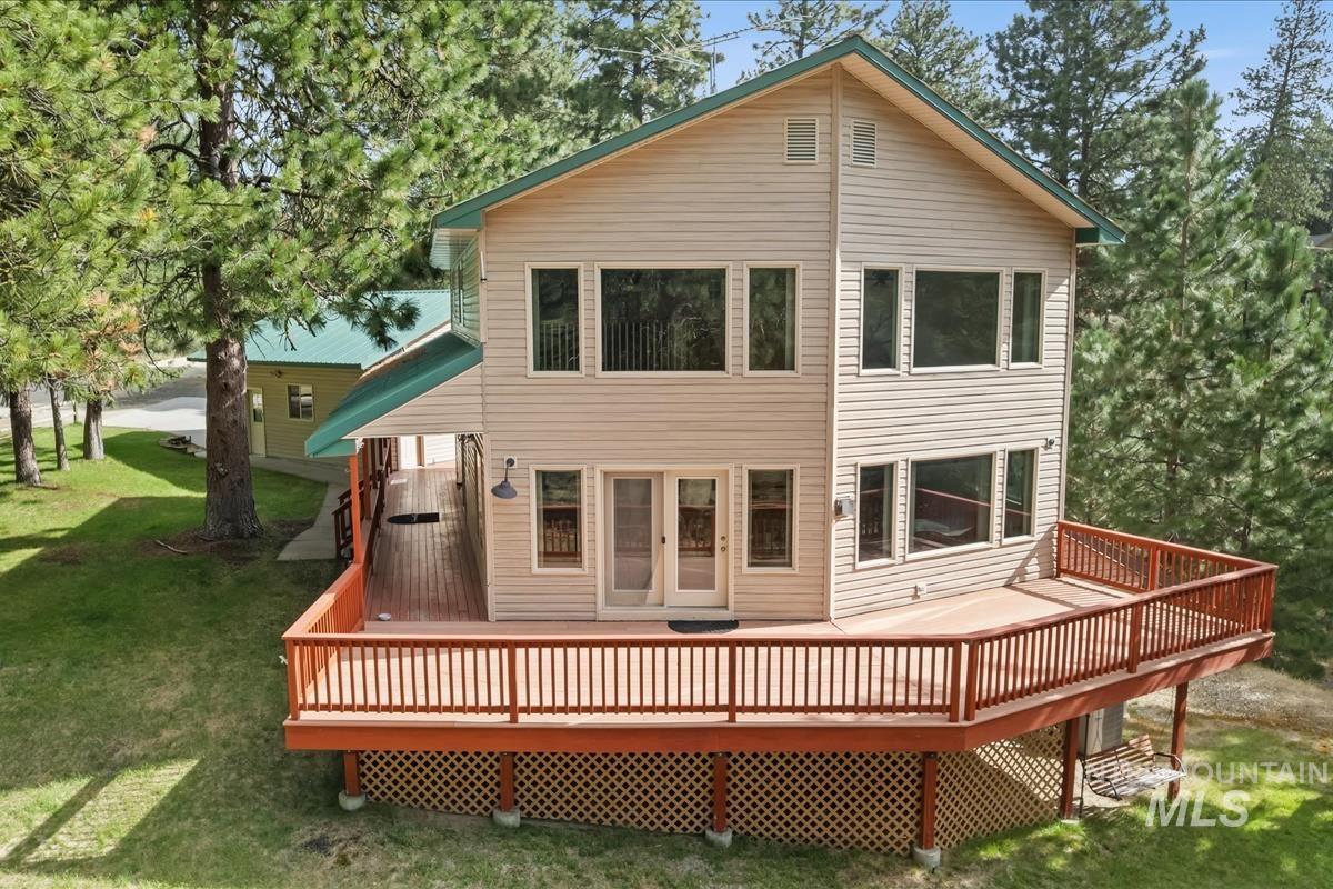 1496 Pine Ridge Dr
