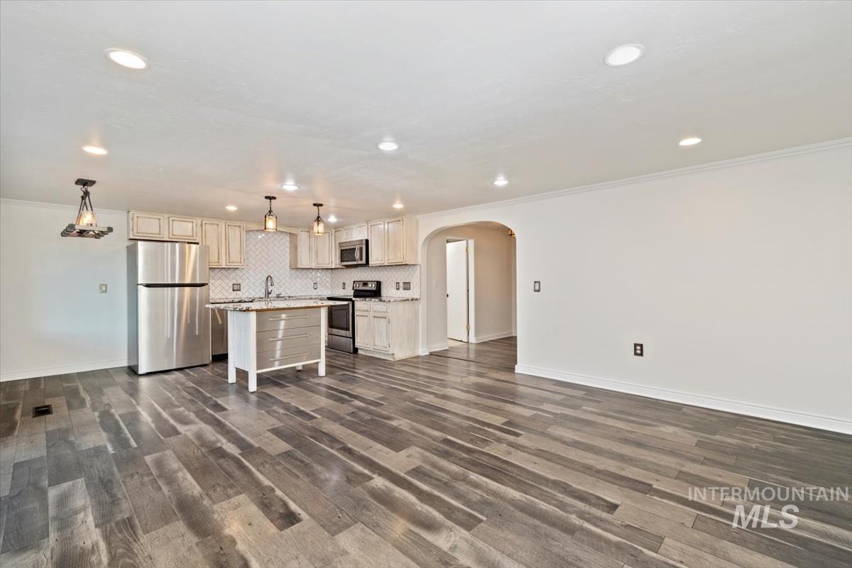 3913 Nez Perce