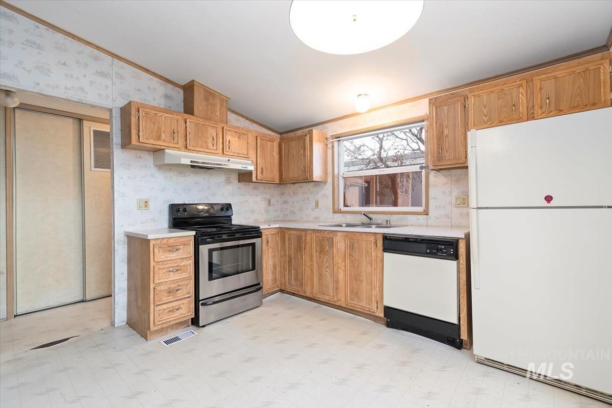2804 Golden Rod Lane