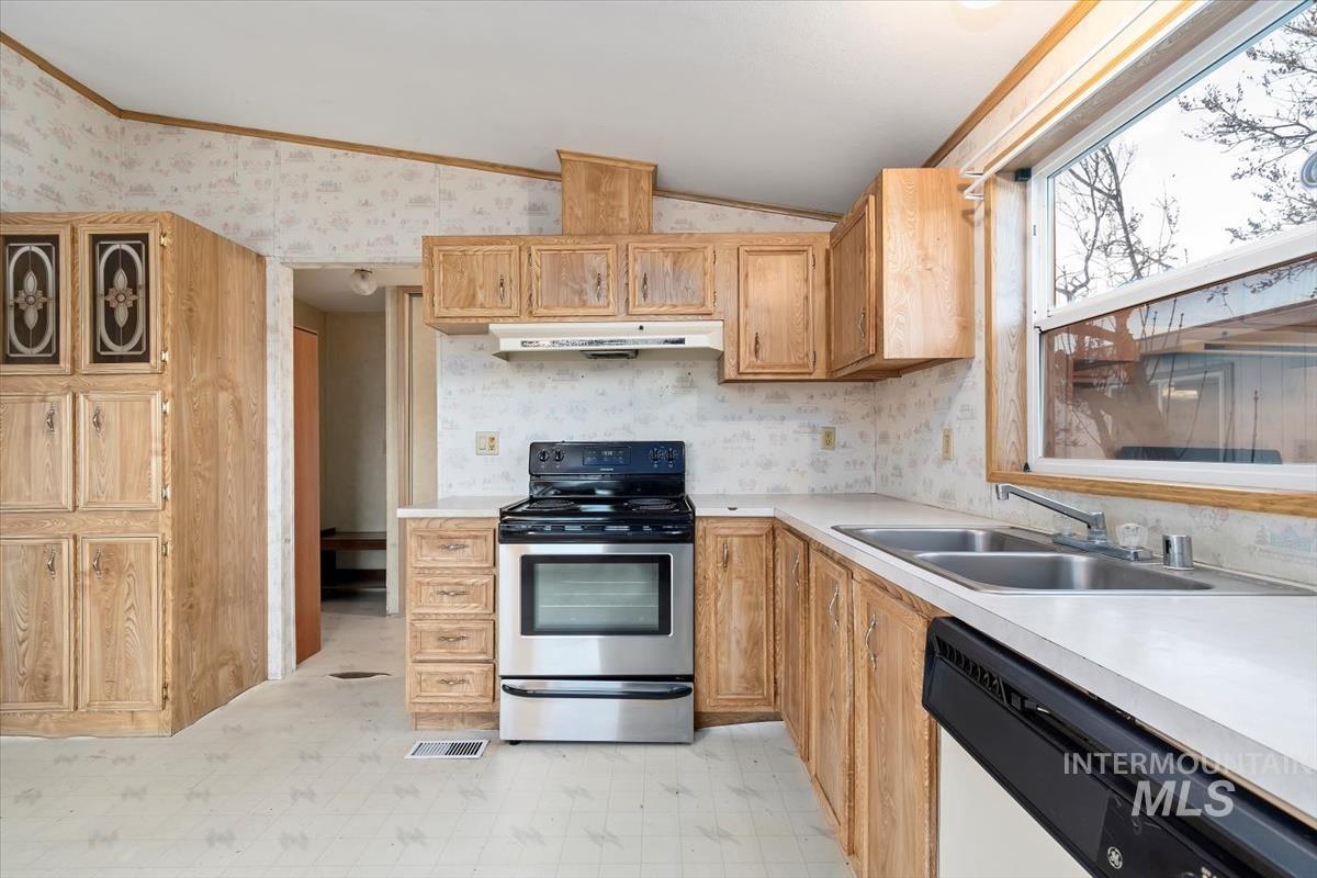 2804 Golden Rod Lane