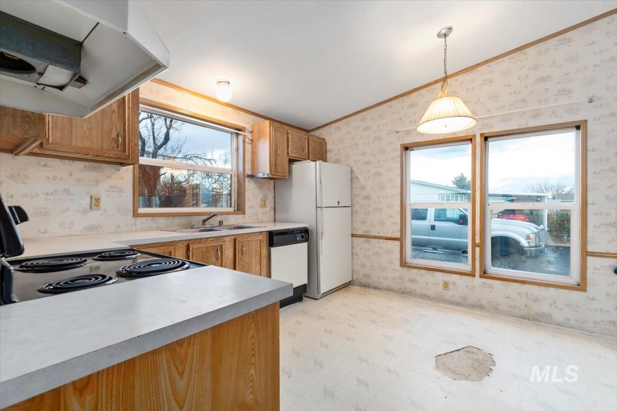 2804 Golden Rod Lane