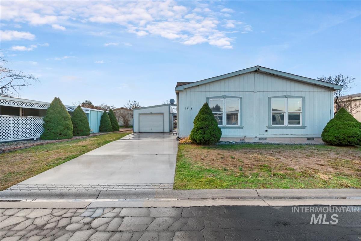 2804 Golden Rod Lane