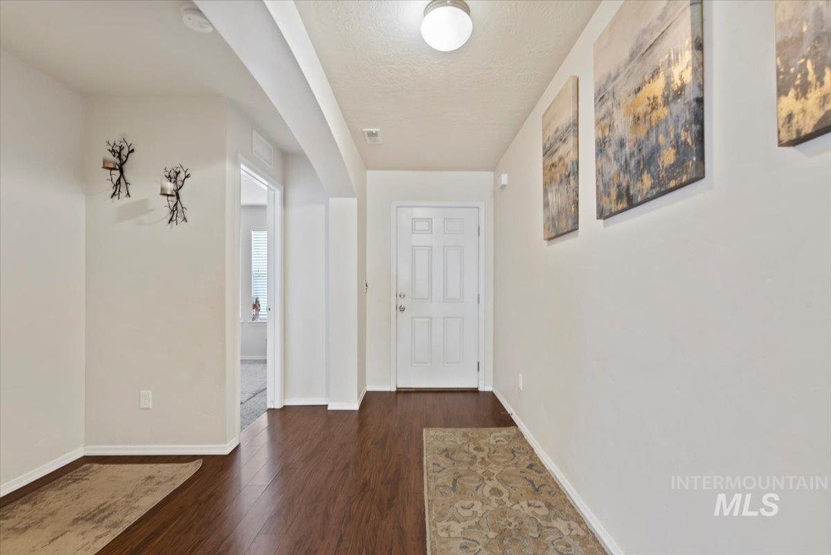 406 Bridgeport Ave