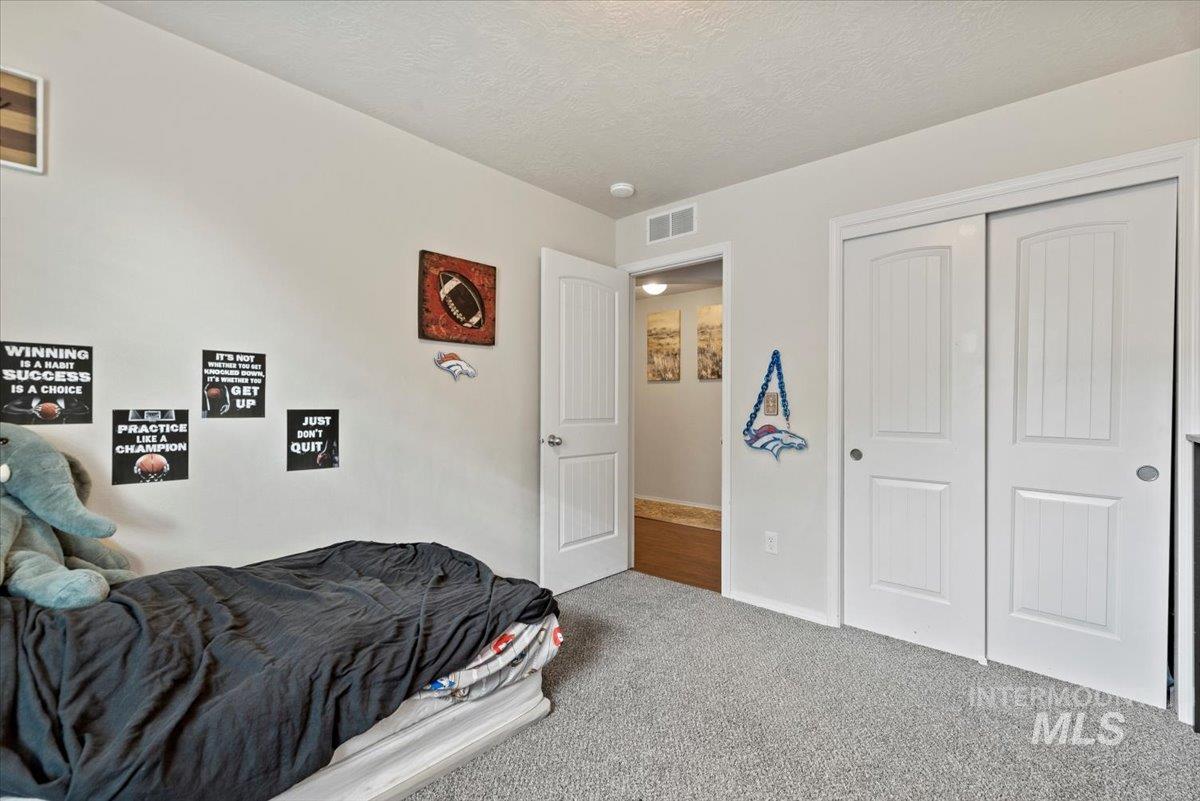 406 Bridgeport Ave