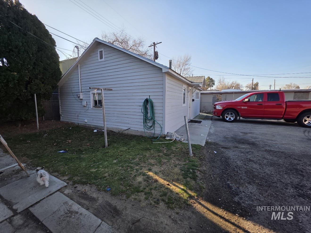 2617 - 2623 Rose Hill