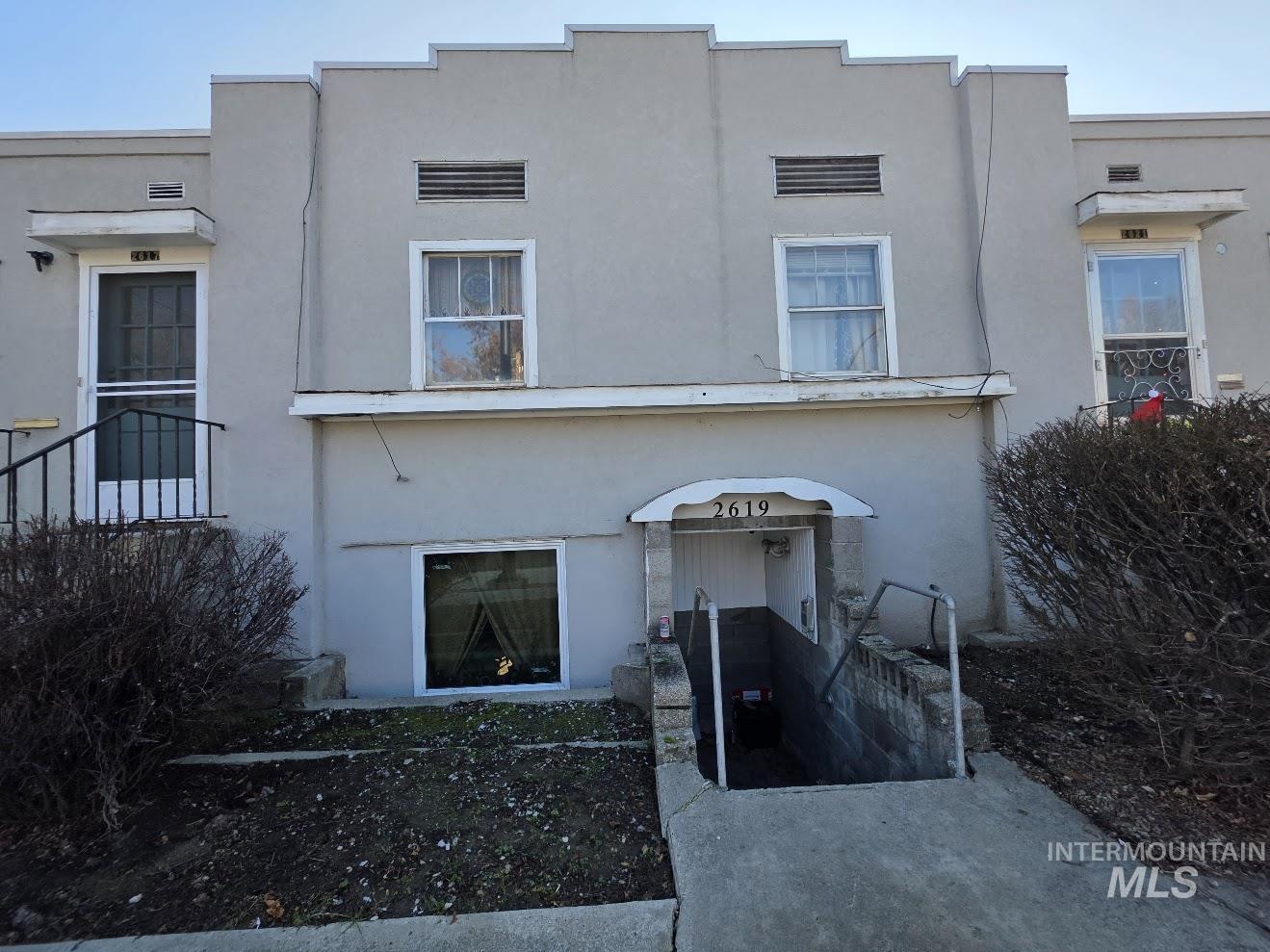 2617 - 2623 Rose Hill