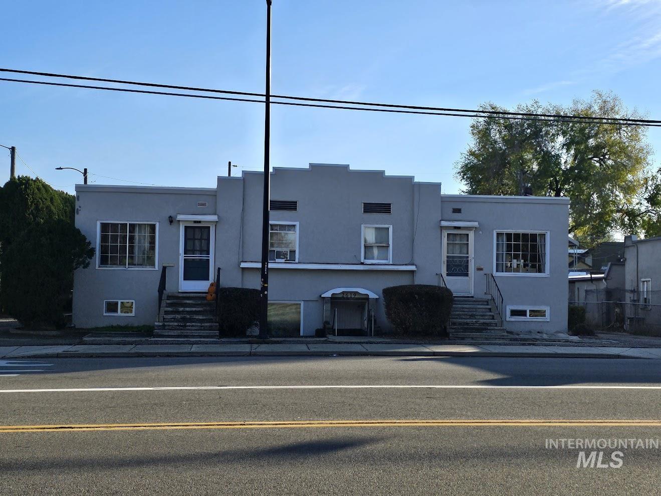 2617 - 2623 Rose Hill