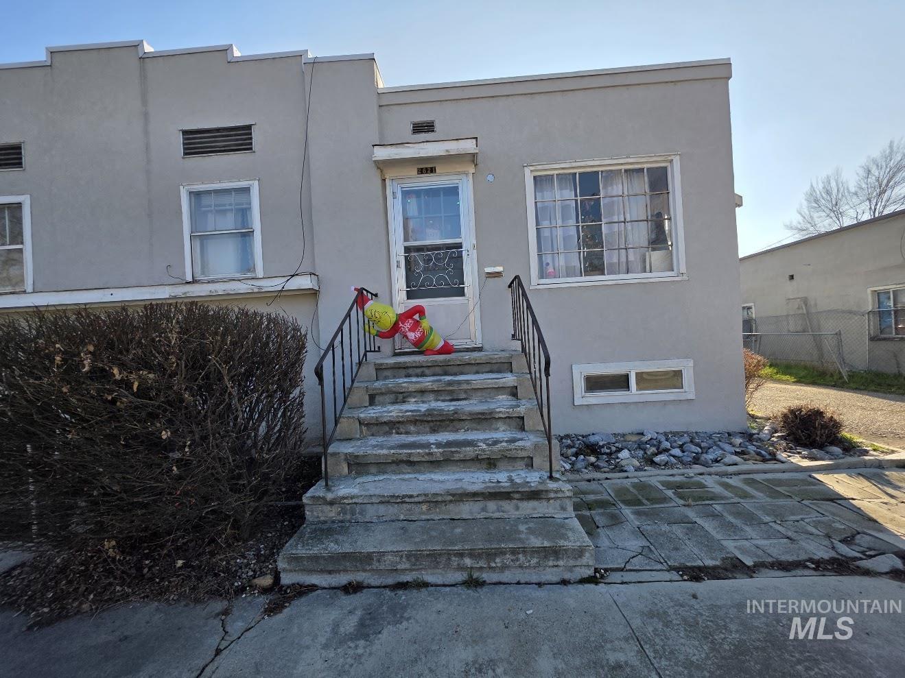 2617 - 2623 Rose Hill