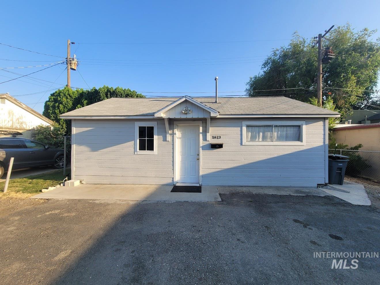 2617 - 2623 Rose Hill