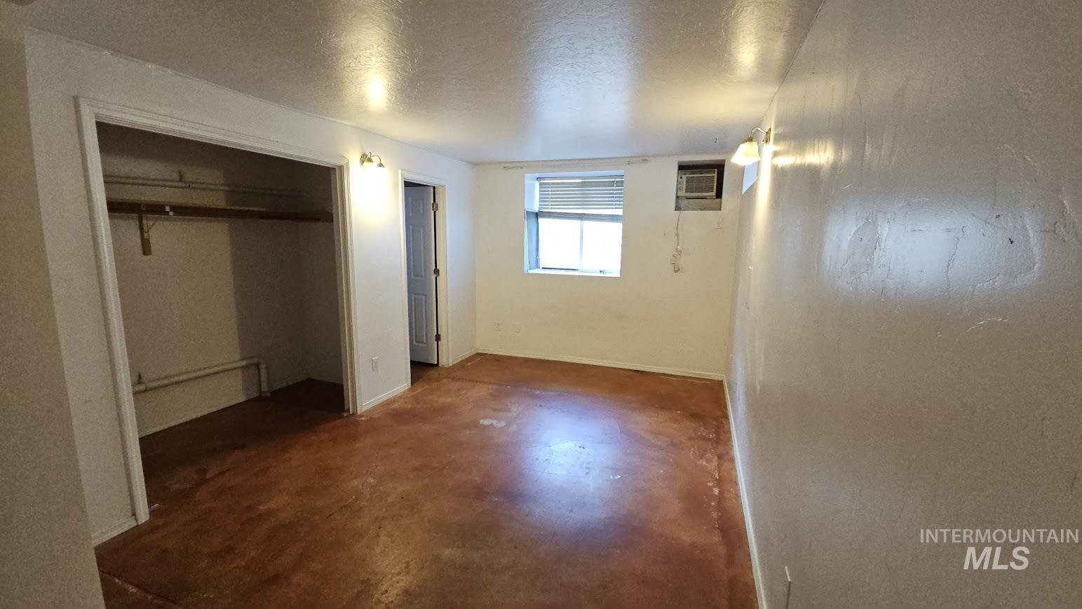 2617 - 2623 Rose Hill