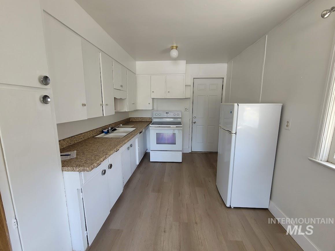 2617 - 2623 Rose Hill