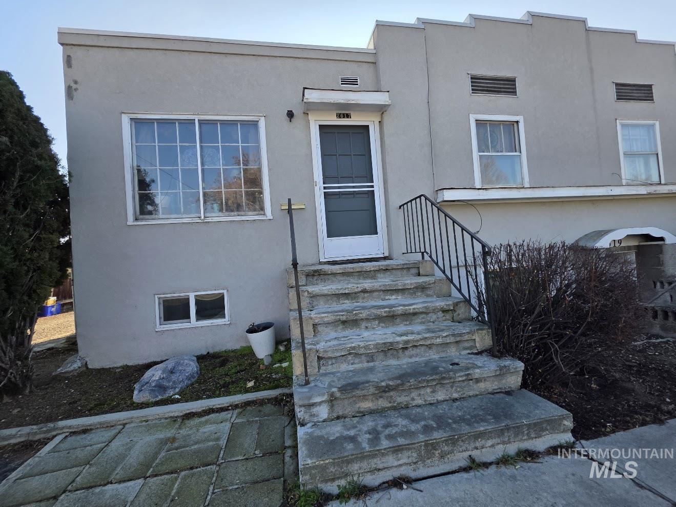 2617 - 2623 Rose Hill
