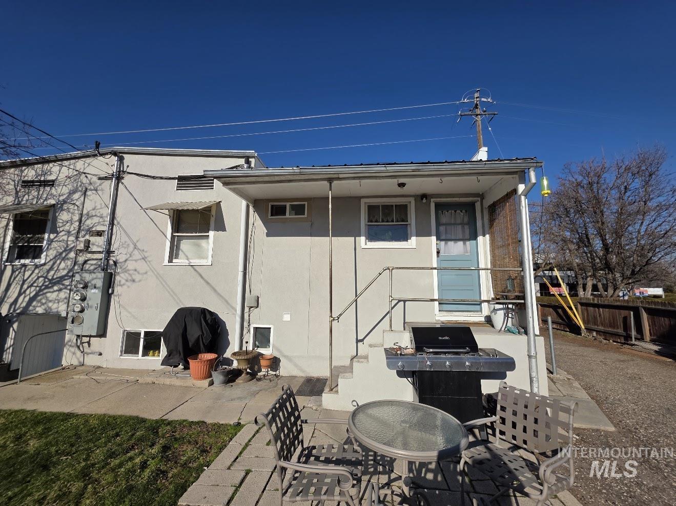 2617 - 2623 Rose Hill