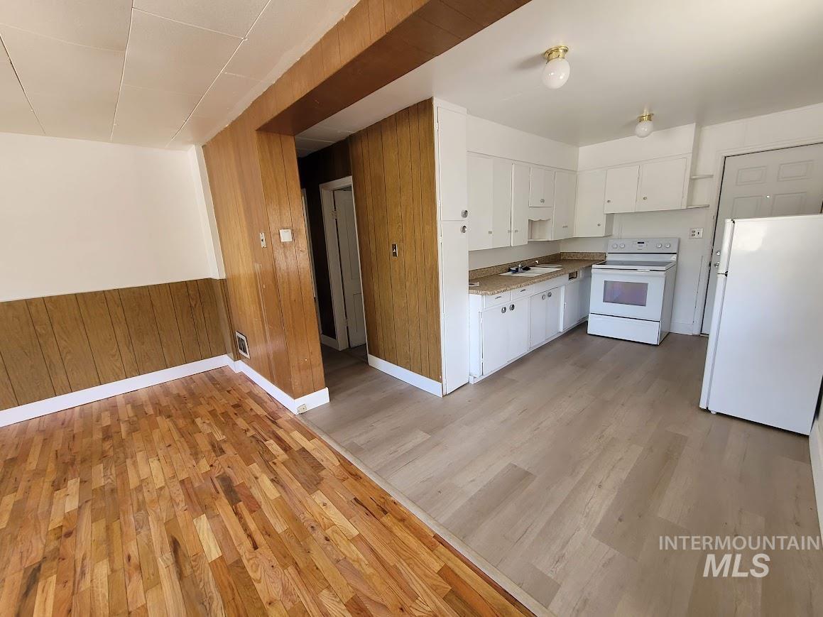 2617 - 2623 Rose Hill