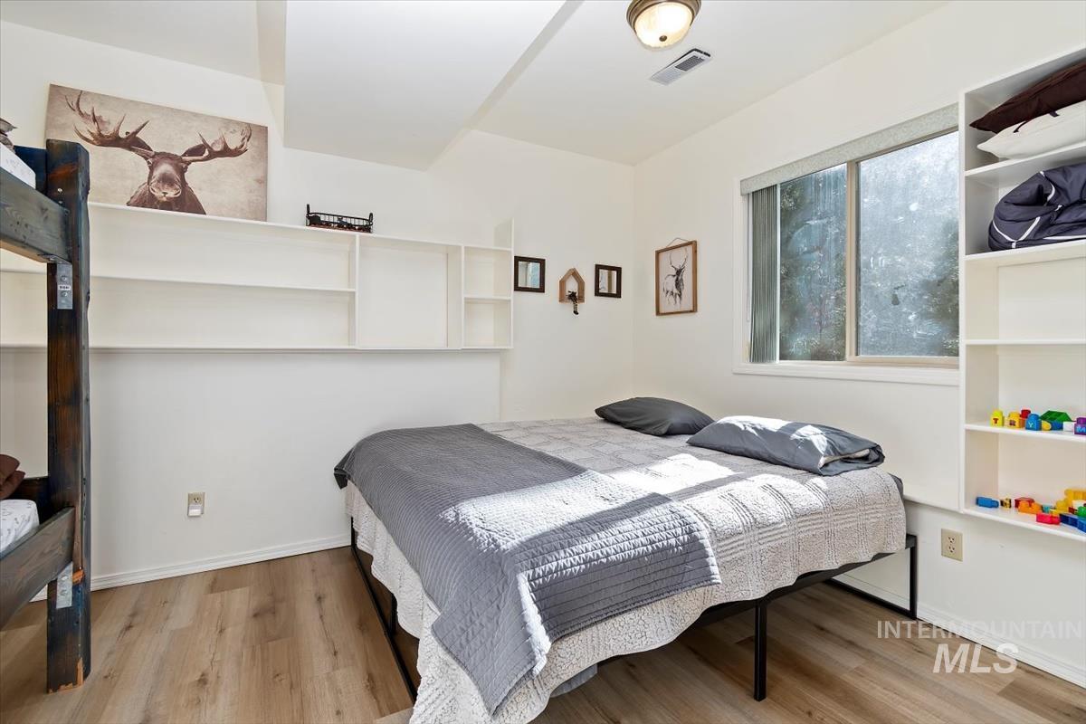 1496 Pine Ridge