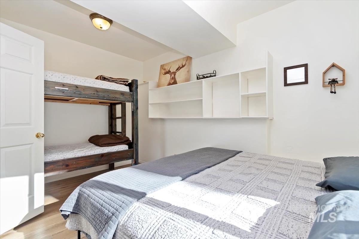 1496 Pine Ridge