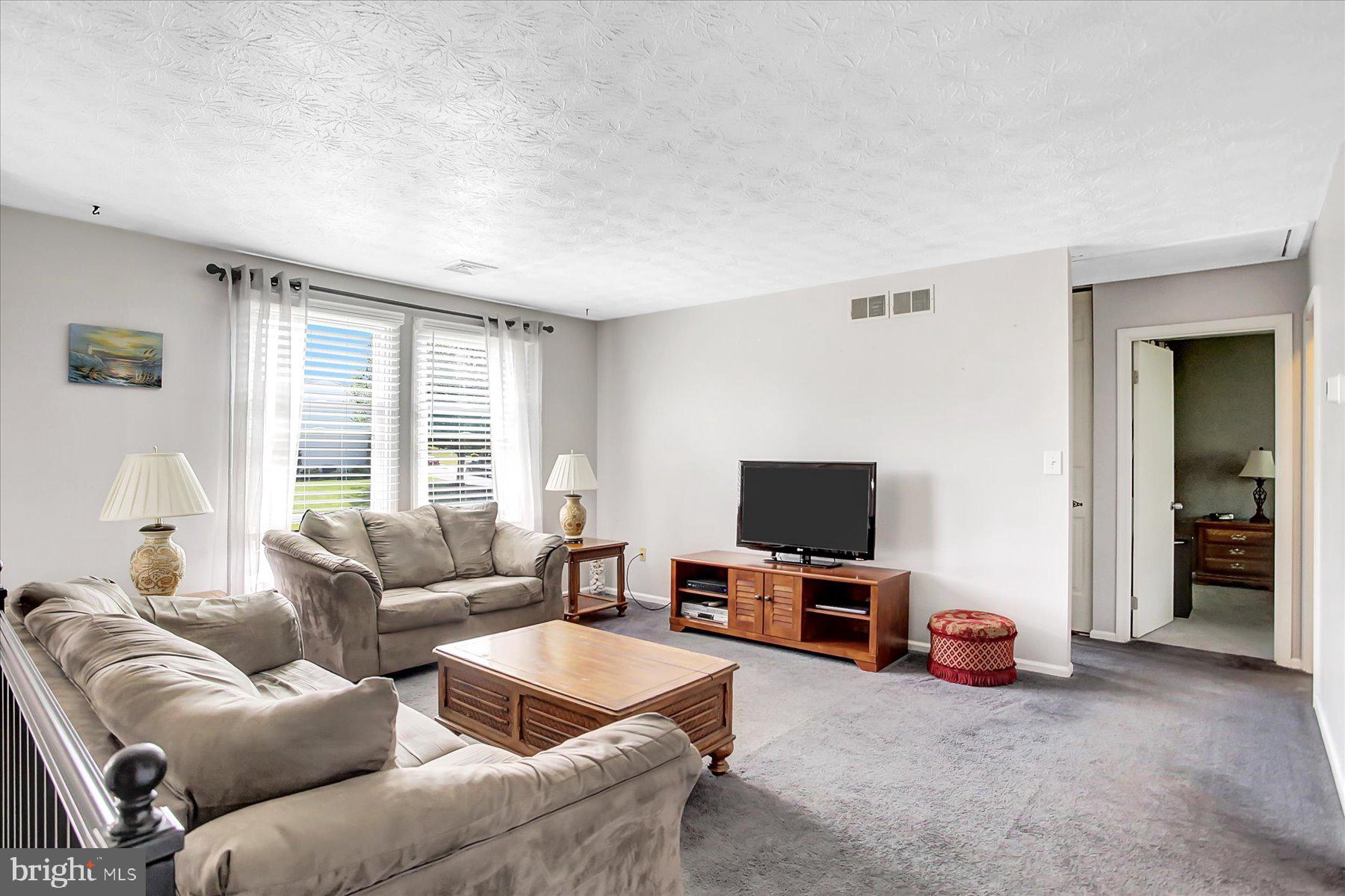 2810 W ROSEGARDEN BOULEVARD