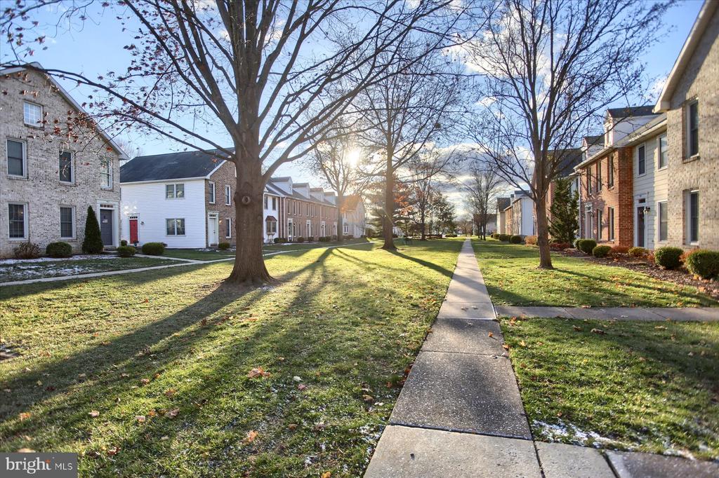 453 DELANCEY COURT