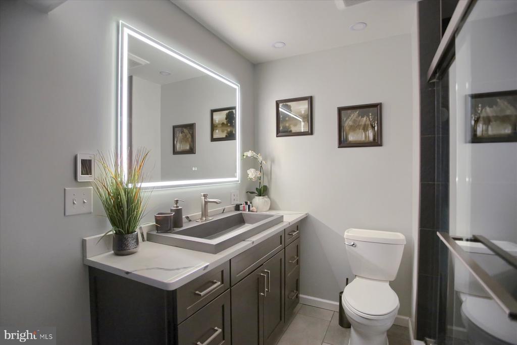 453 DELANCEY COURT