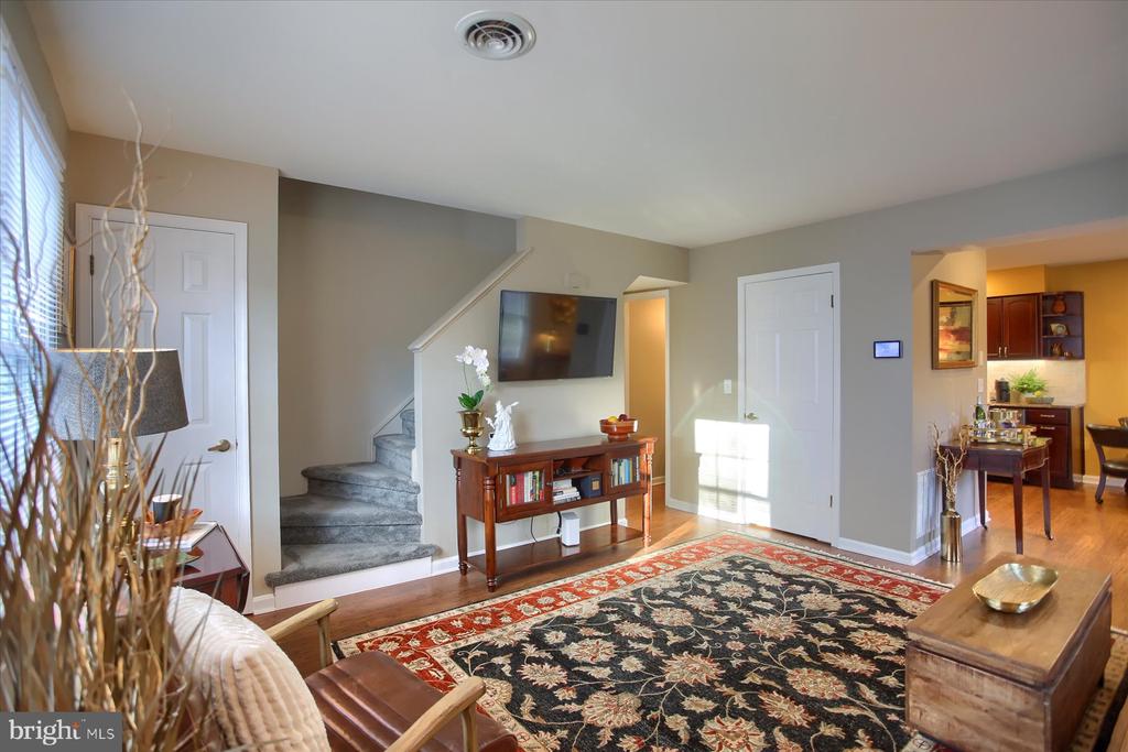 453 DELANCEY COURT