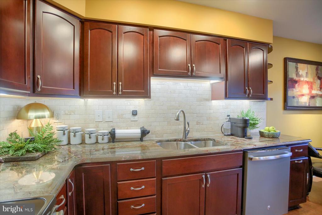 453 DELANCEY COURT