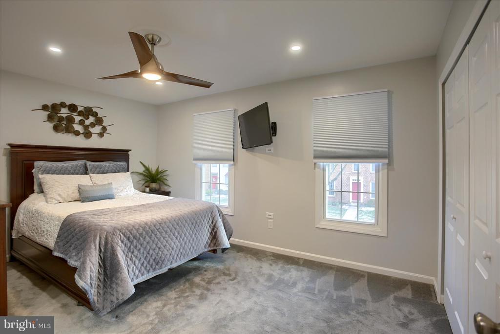453 DELANCEY COURT