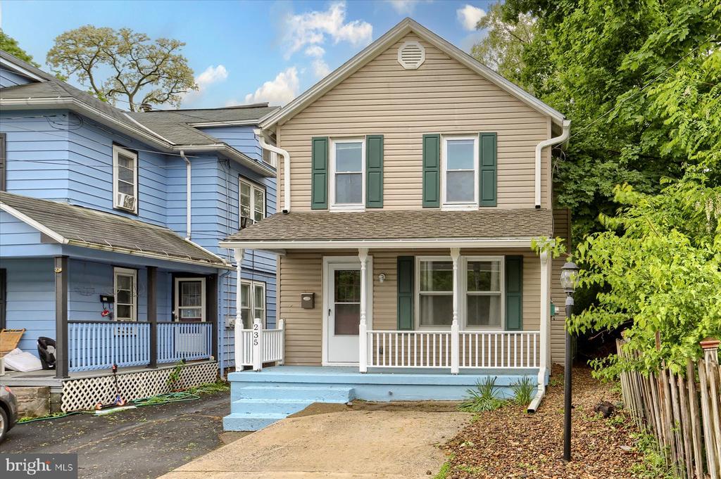 235 WYOMING AVENUE