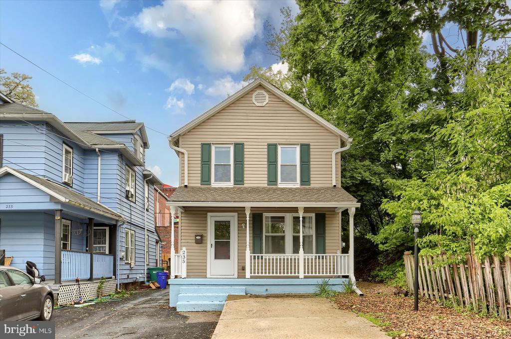 235 WYOMING AVENUE